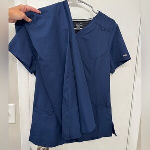Elle navy scrubs size small